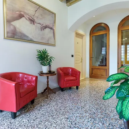 Pensionat Luccon - Centro Storico 3*