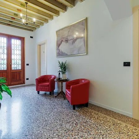 Pensionat Luccon - Centro Storico 3*